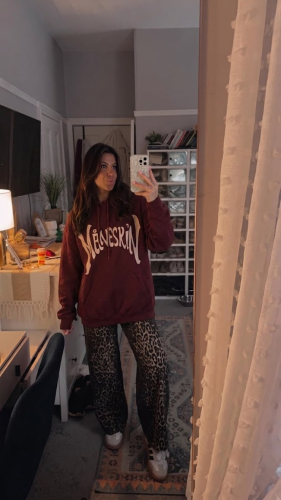 Maneskin Hoodies - Hot! Zitti e Buoni Pullover Bordeaux Hoodie photo review
